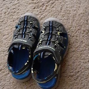 Sketchers size 13 boys sandals